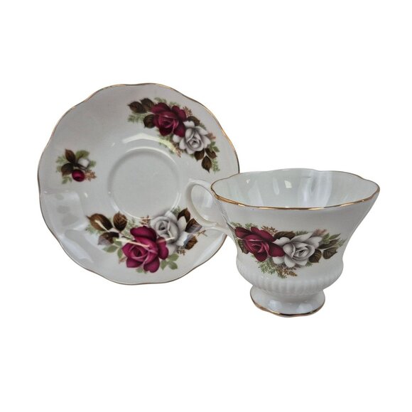 Royal Albert China England Tea Cup Saucer Set Pink White Rose Design Gold Trim - Picture 1 of 10
